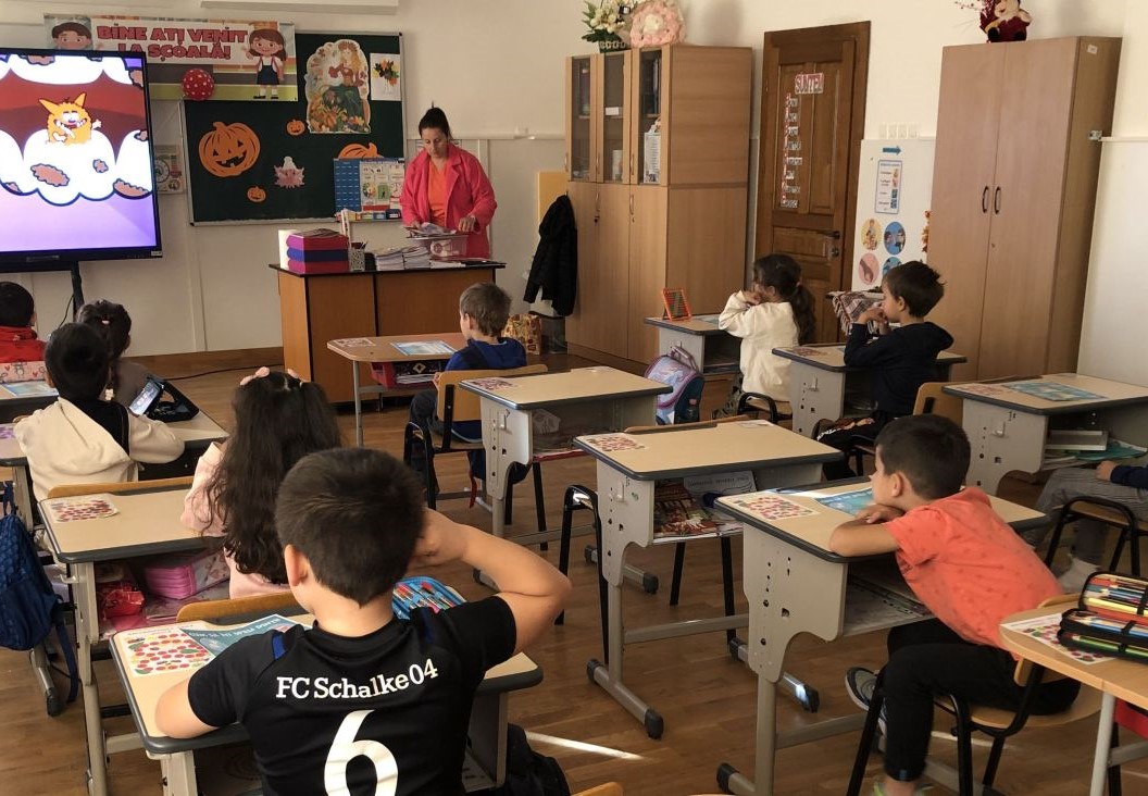 “Şcoala Altfel”: Educaţie pentru sănătatea orală la şcolarii de la “Dragomir Hurmuzescu”