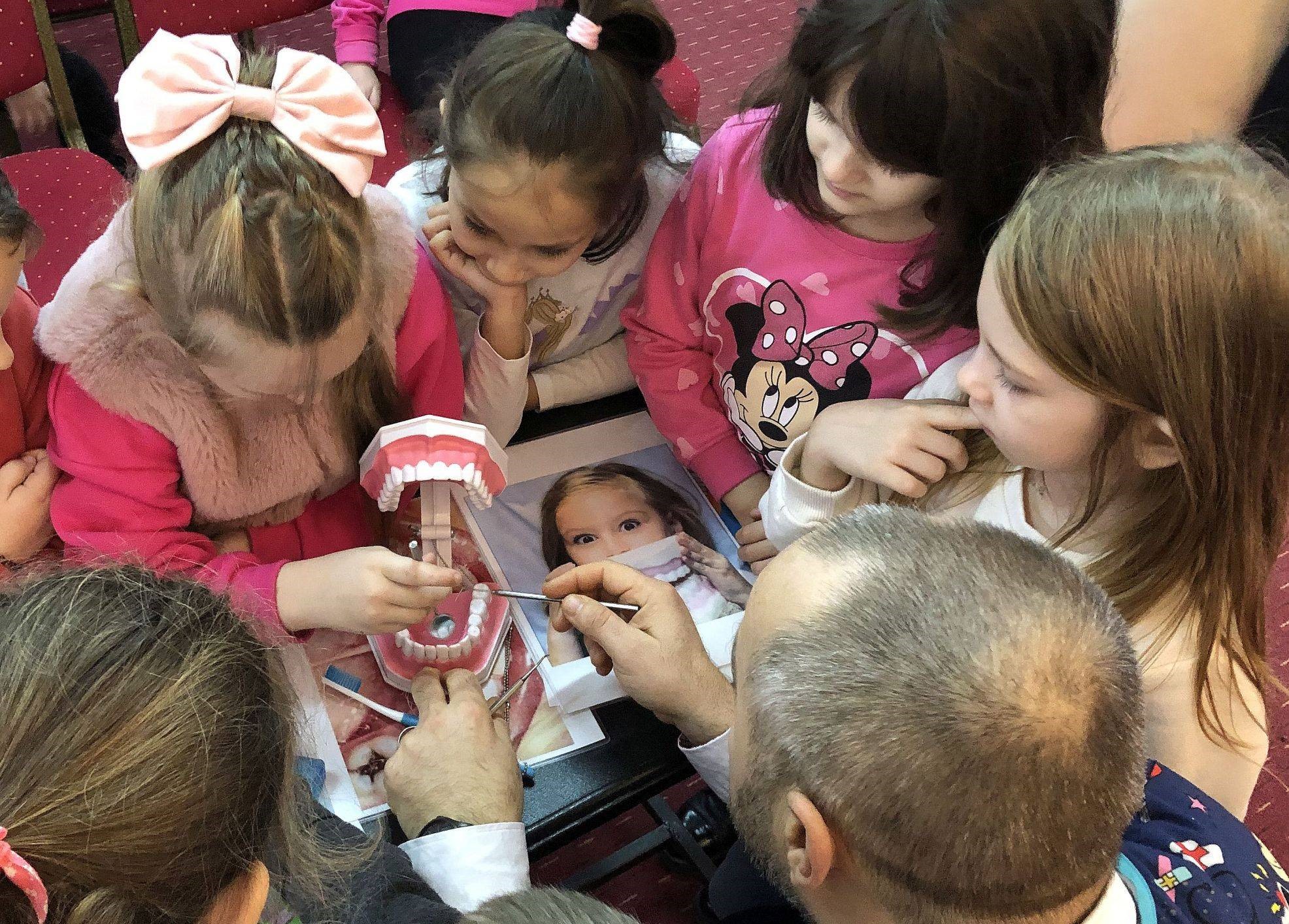 DAS Deva: Program de educație pentru sănătatea dentară la elevii din clasele primare