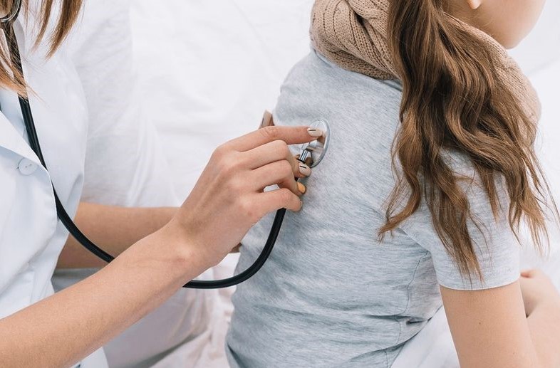 DAS Deva: Aproape 25.000 de consultații și tratamente gratuite - în cabinetele medicale din școli și grădinițe