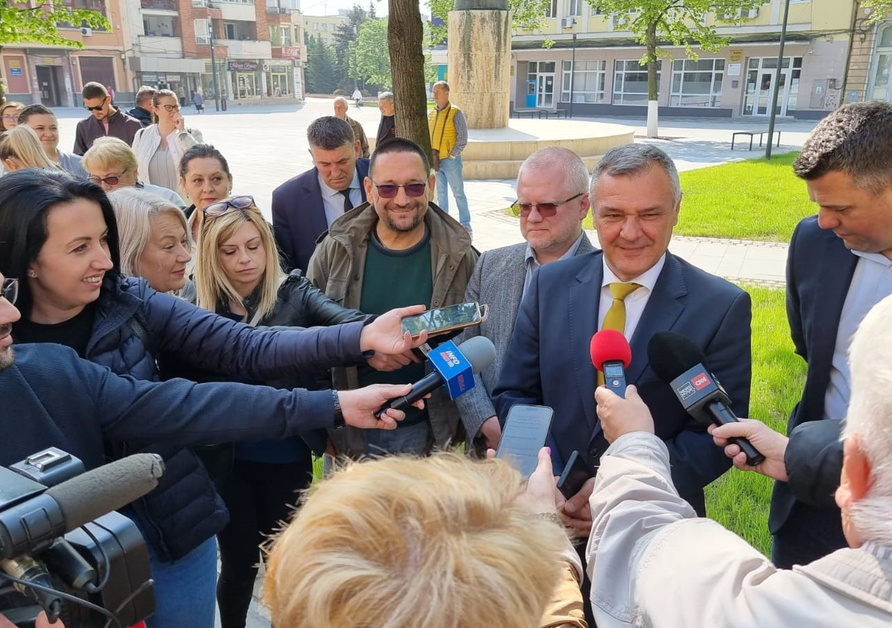 Au fost finalizate lucrările de reabilitare a Centrului Istoric al Devei!