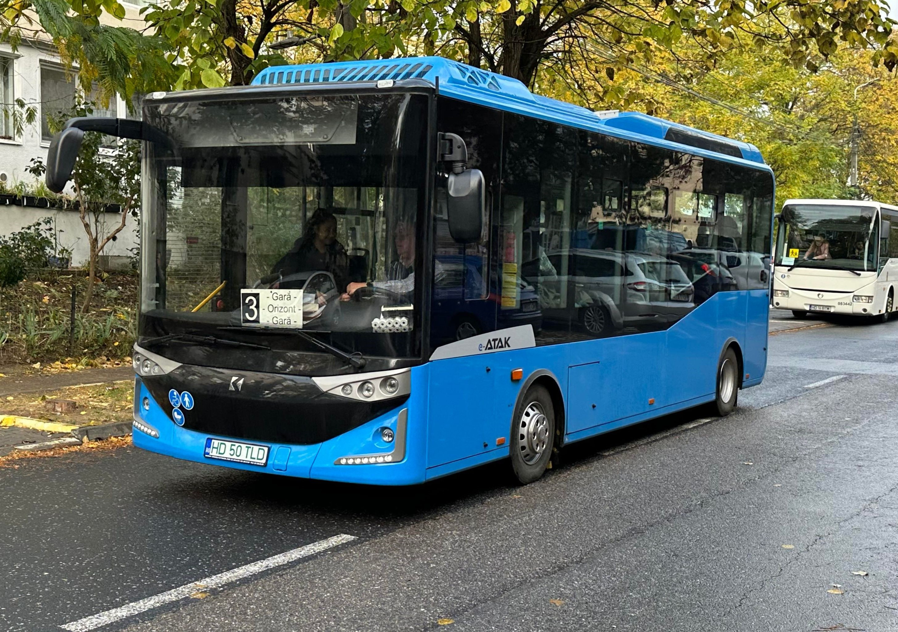 Primele autobuze electrice circulă deja pe străzile Devei