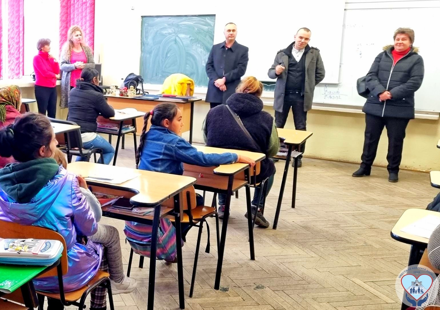 A doua șansă la educație pentru romii care s-au hotărât să învețe carte!