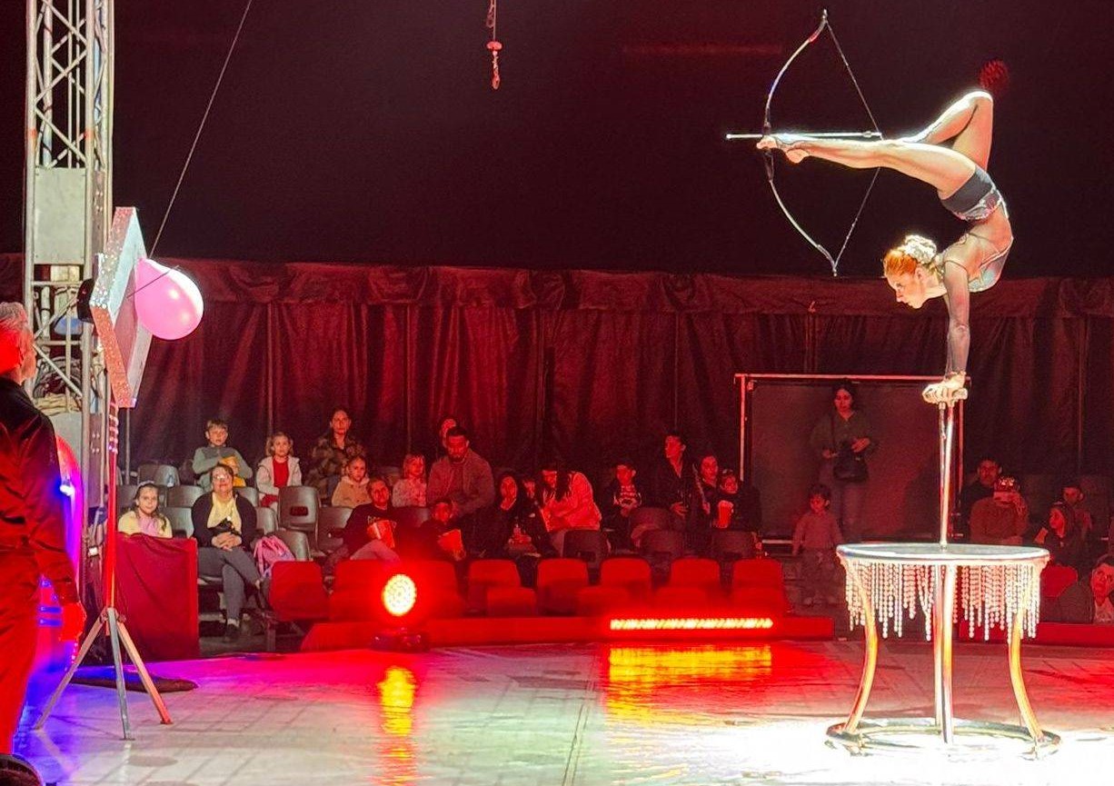 DAS Deva: „Călătorie în timp” pentru 30 de copii defavorizați, care au asistat, în premieră, la un spectacol de circ
