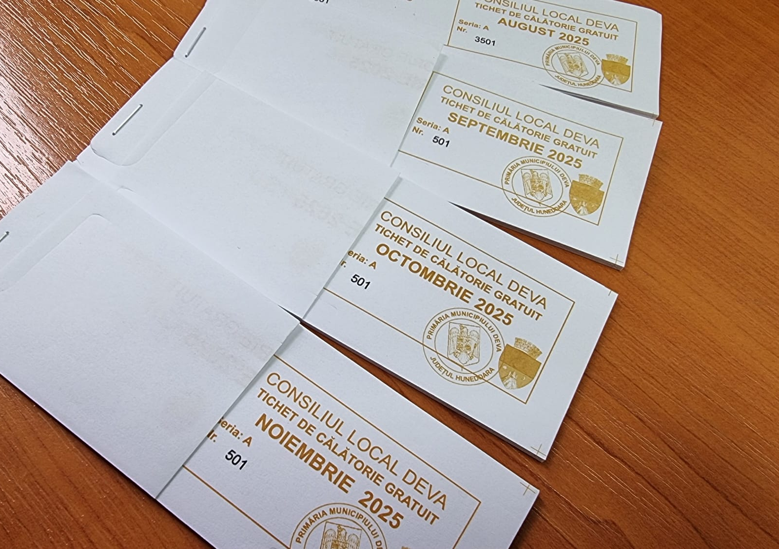 În atenția pensionarilor din municipiul Deva și a altor categorii de persoane care beneficiază de tichete de călătorie gratuite pentru transportul public local!