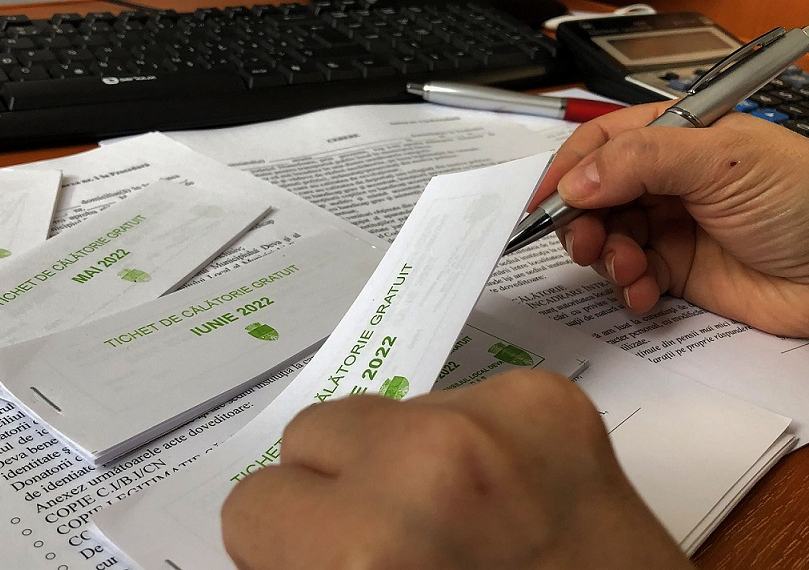 Tichete de călătorie gratuite pentru transportul public local, destinate persoanelor cu dizabilităţi