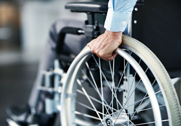 DAS Deva: Aproape 700 de copii și adulți cu dizabilități primesc indemnizația pentru luna noiembrie