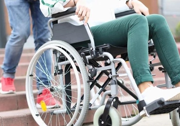 DAS Deva: 728 de copii și adulți cu dizabilități primesc indemnizația pentru luna octombrie