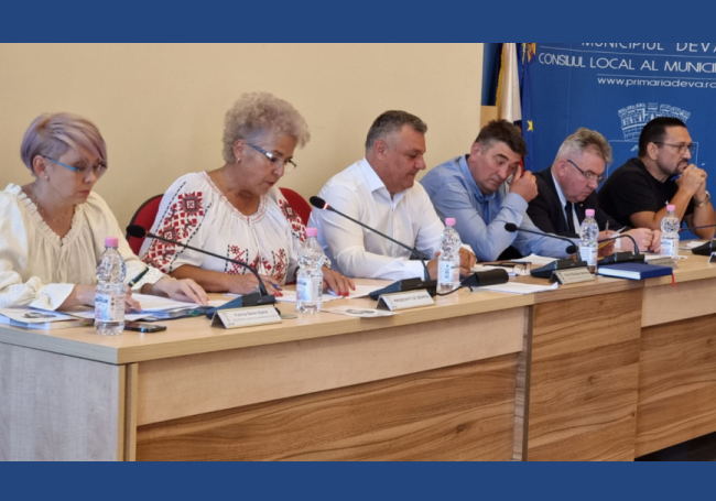 Transport public modern pentru locuitorii din zone învecinate Devei, care fac naveta în municipiul reședință de județ