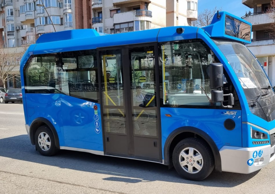 Transport îmbunătățit pentru elevii din Deva