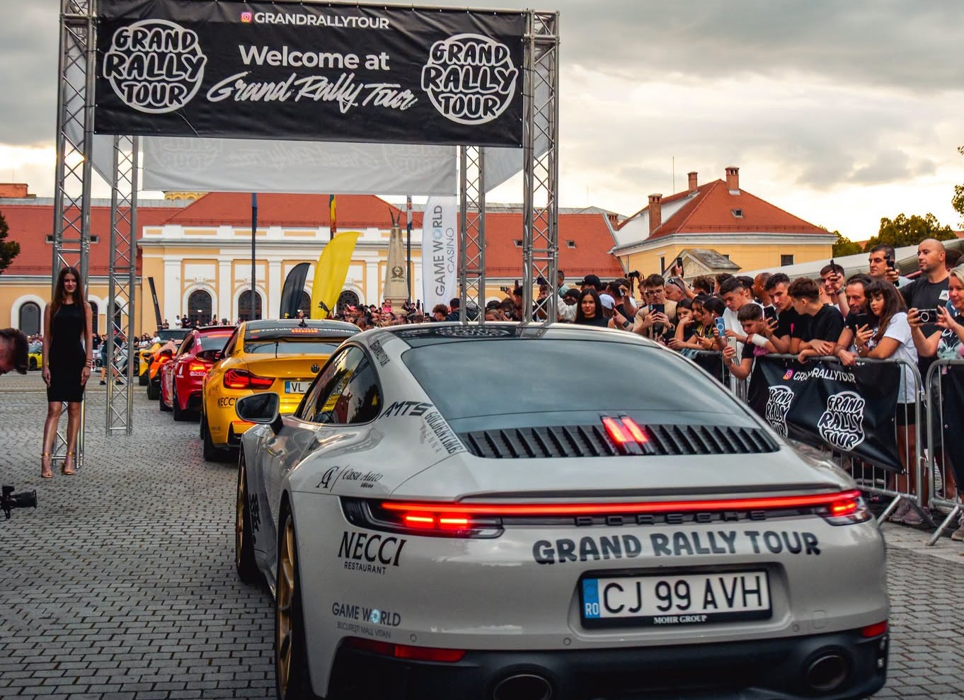 Municipiul Deva, pe harta marilor experiențe auto: Grand Rally Tour 2026 aduce supercarurile în Piața Unirii