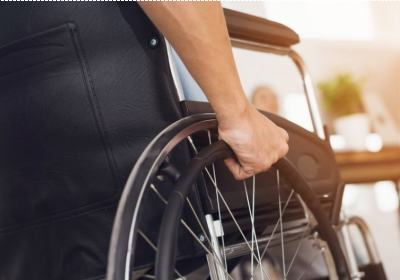 Persoanele cu dizabilități, încadrate în gradul „grav cu asistent personal” primesc, săptămâna aceasta, indemnizațiile majorate de la 1 ianuarie 2023