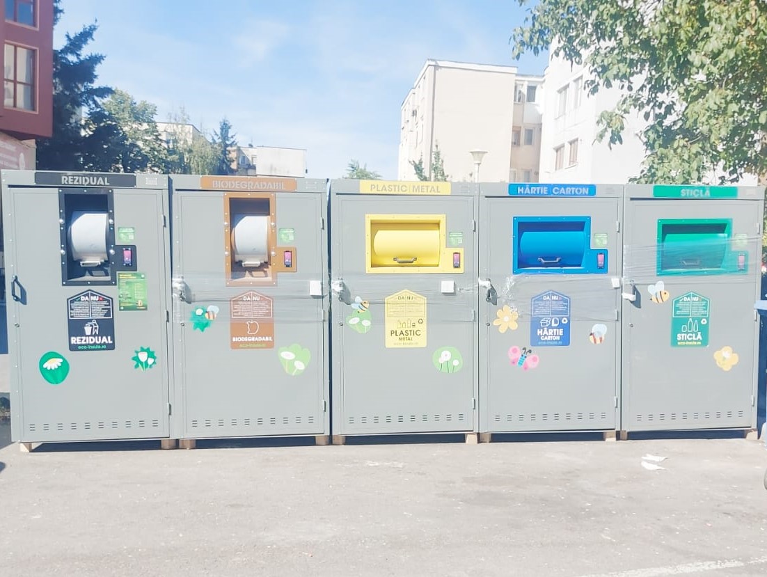 ⚠ Au început lucrările de instalare a insulelor ecologice în municipiul Deva – Acestea nu sunt încă funcționale!