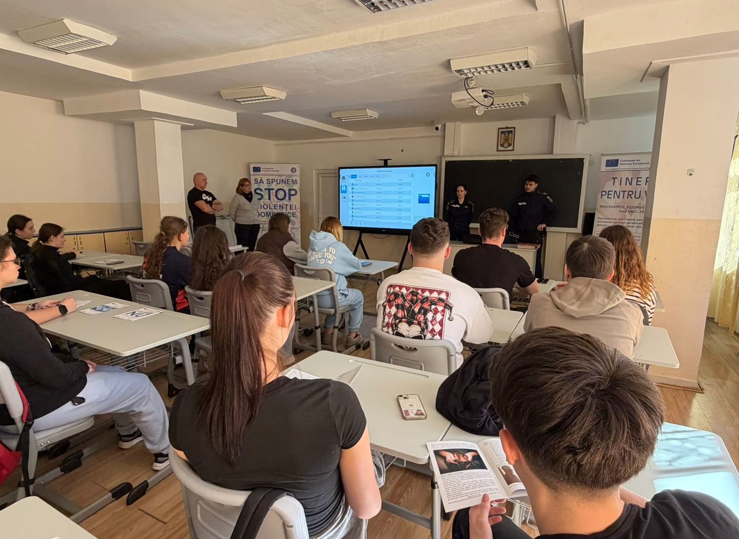 Tinerii, informați și protejați: Sesiune de prevenție și educație împotriva drogurilor