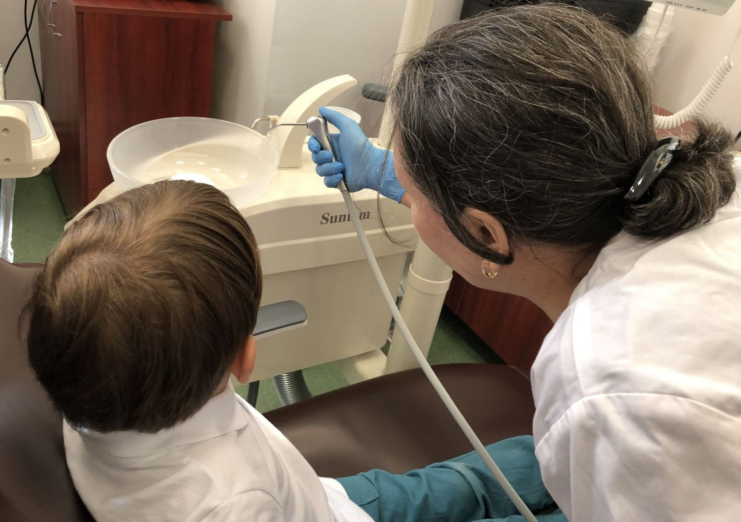 Prima vizită la dentist - cu colegii de grădiniță!