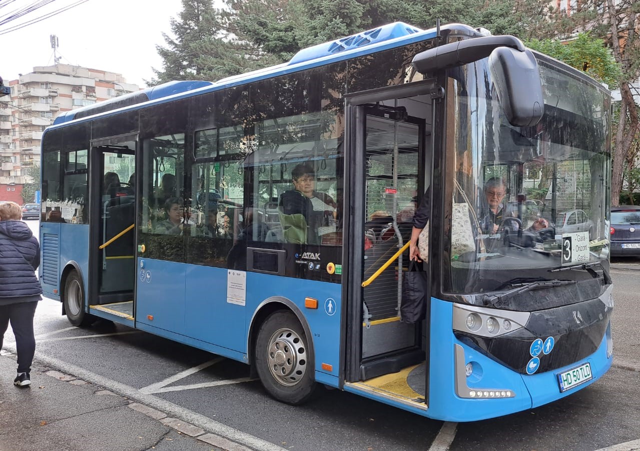 Program special la transportul public local din Deva, în 24 ianuarie 2024