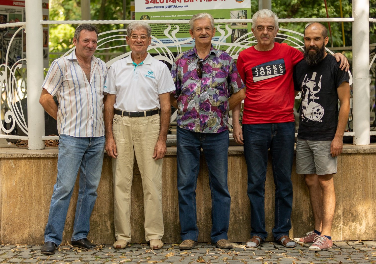 Concert live pe platoul din fața Centrului Cultural ,,Drăgan Muntean” Deva – miercuri, 11 octombrie 2023, de la ora 17:00