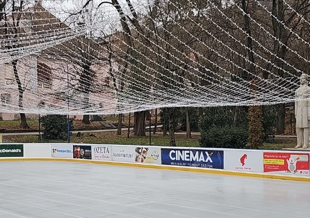Ultimele zile de distracție pe gheață: Patinoarul din Deva se închide pe 23 februarie 2025