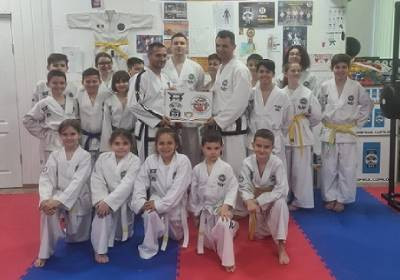 Demonstraţie de taekwondo în Piața Arras din Deva