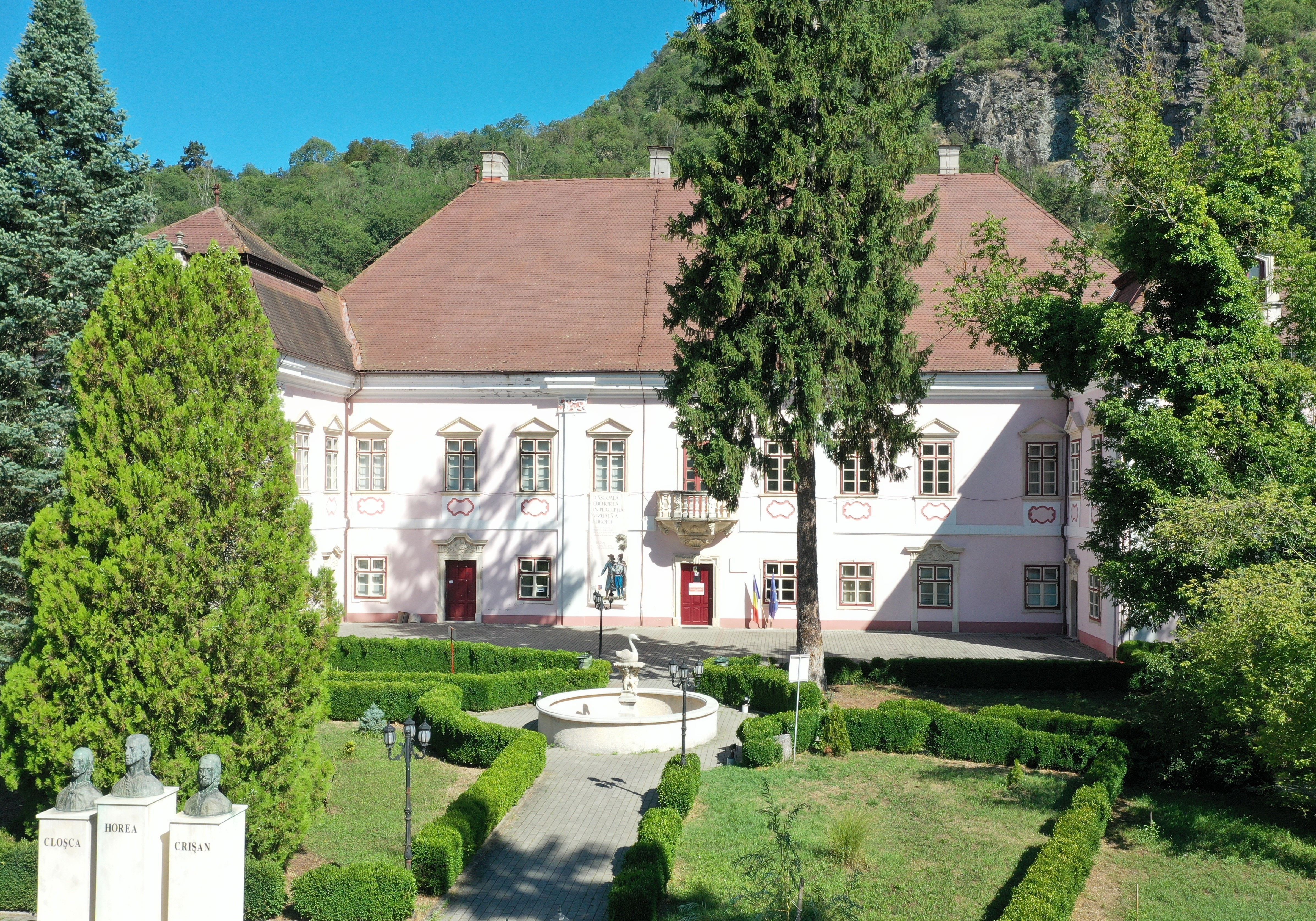 MAGNA CURIA (CASTELUL BETHLEN), azi Muzeul Civilizaţiei Dacice şi Romane Deva