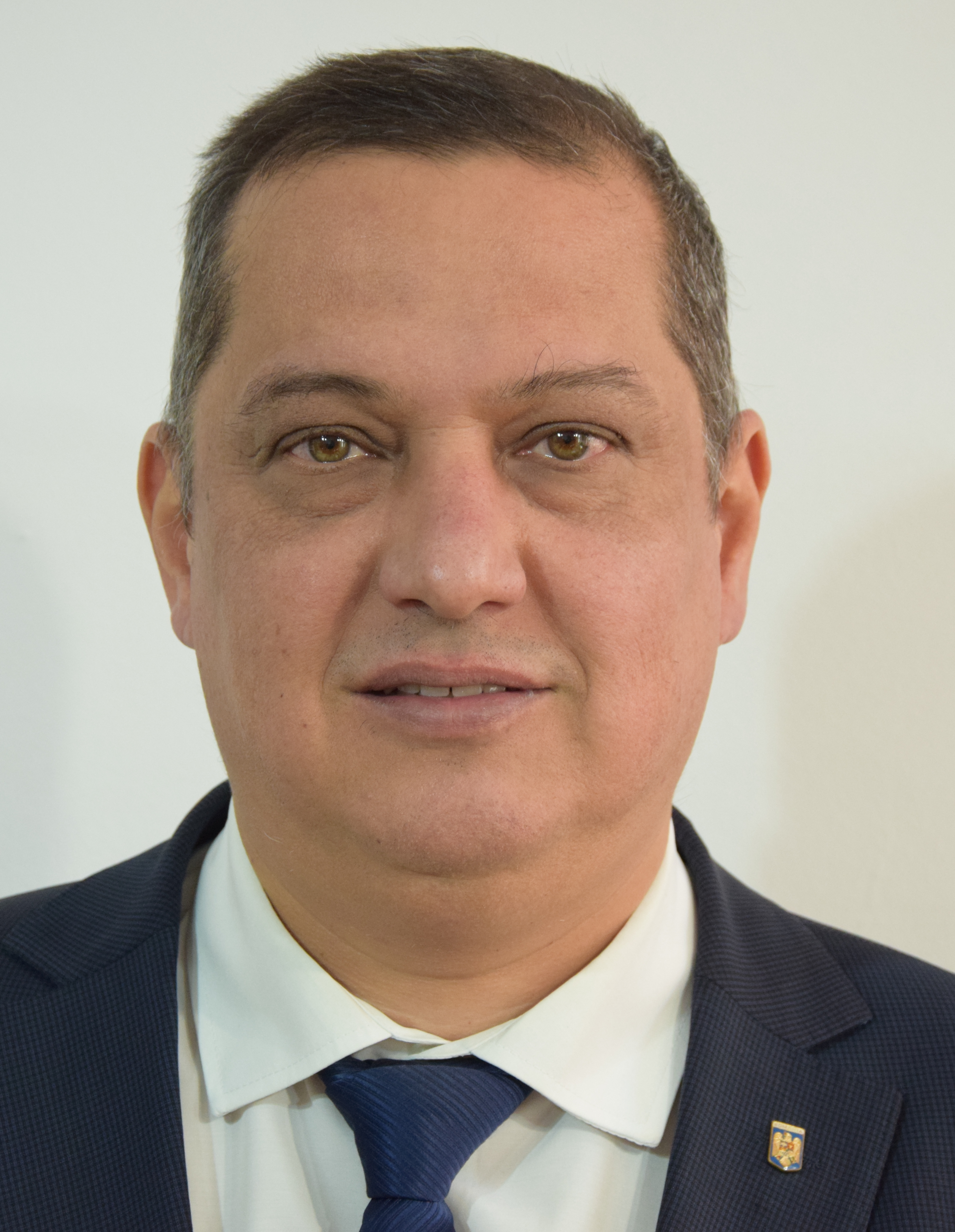 MAREȘ COSMIN - RĂZVAN