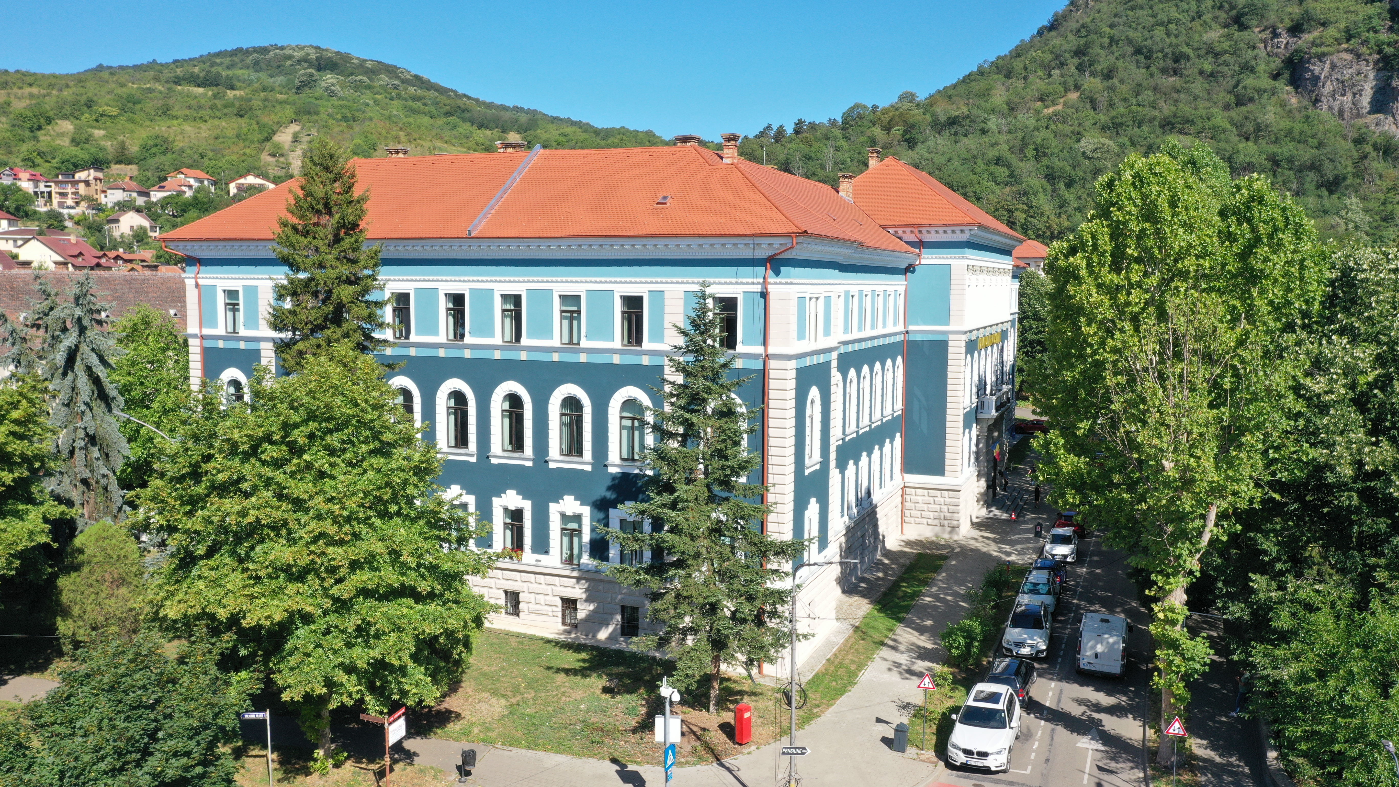CLĂDIREA TRIBUNALULUI